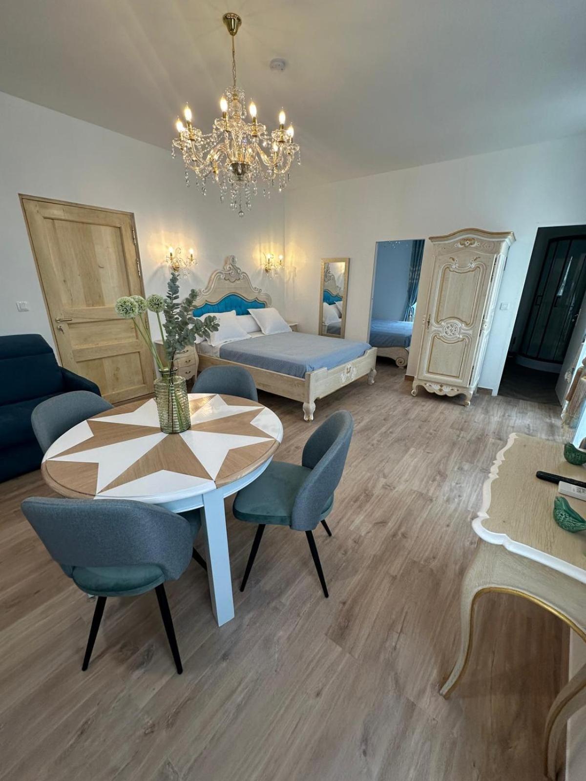 Appartement Du Cloitre 1Er 纳博讷 外观 照片