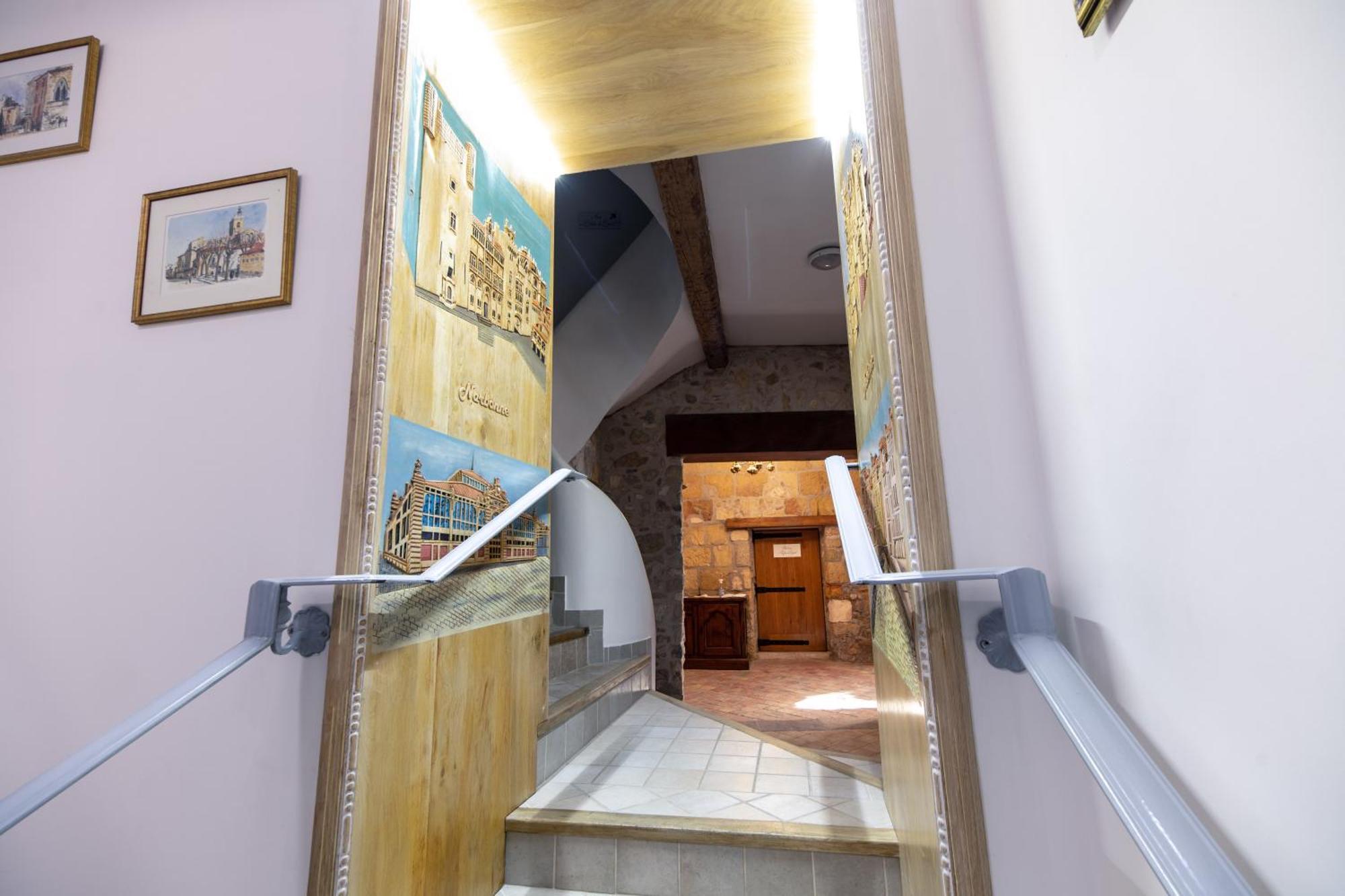 Appartement Du Cloitre 1Er 纳博讷 外观 照片